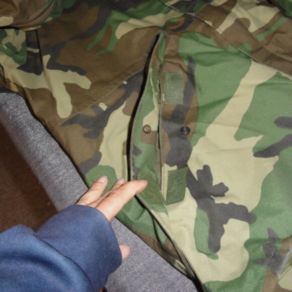 BDU WOODLAND CAMOUFLAGE szMEDIUM GORE-TEX PARKA COLD WX JACKET w/HOOD JM 288 - Picture 3 of 16